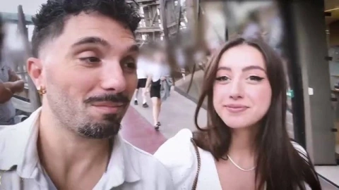 New Hellolimoon Submits Herself To A Naughty Tour Guide